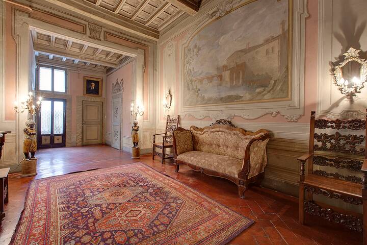 great flat with terrace in the heart of florence gallery image 2