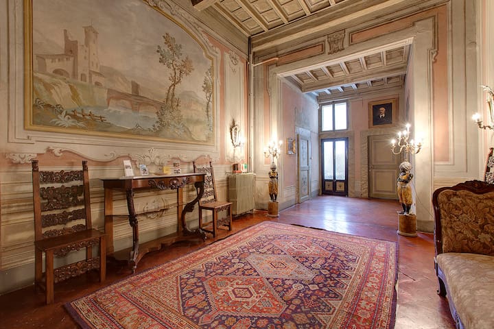 great flat with terrace in the heart of florence gallery image 3