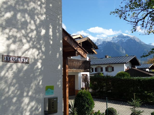2 rooms with terrace, mountain view and parking