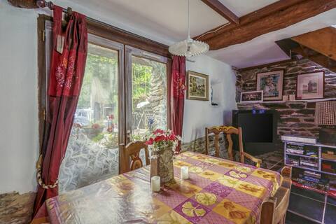 Cottage in Saint-Clair-sur-l'Elle with Garden and Barbecue