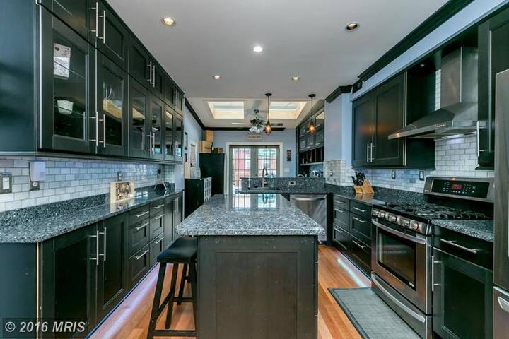 Private Room in a Modern Home of Patterson Park!