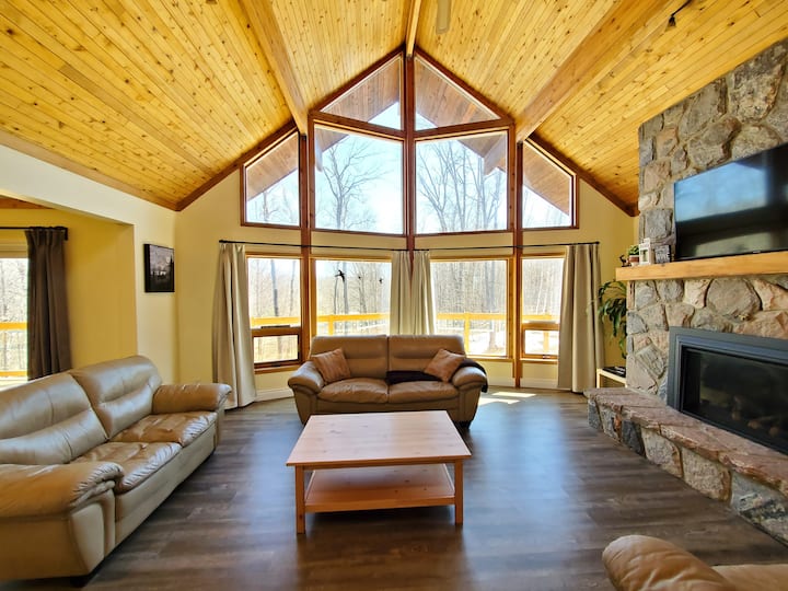 Beautiful Cottage Retreat In Huntsville, Muskoka - Huntsville