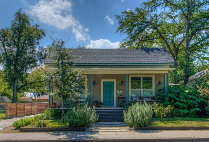 Circa 1899 Luxe Spa House – Walk DT gallery image 3