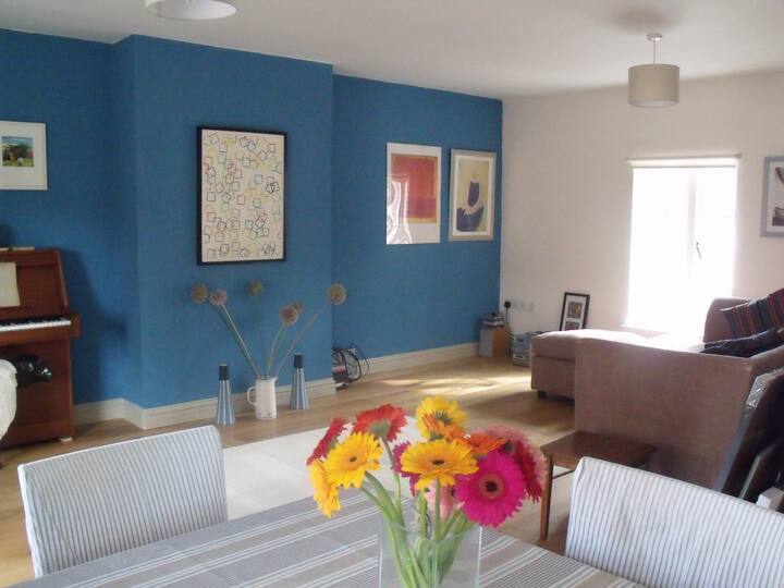 Bridport 3 Bedroom town apartment