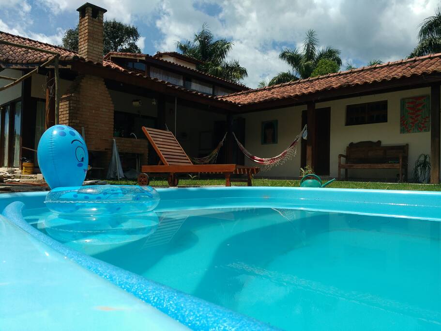 Vista dá varanda desde a piscina