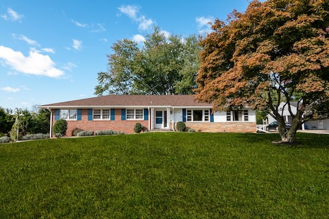 Entire Home: 6 bedrooms, sleep 8. Silver Spring MD