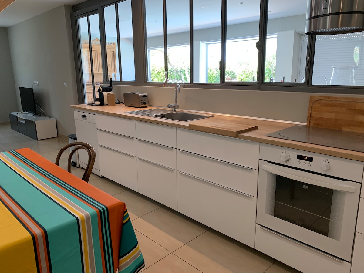 Top Airbnb: Independent accommodation with pool near Mont Ventoux in Carpentras