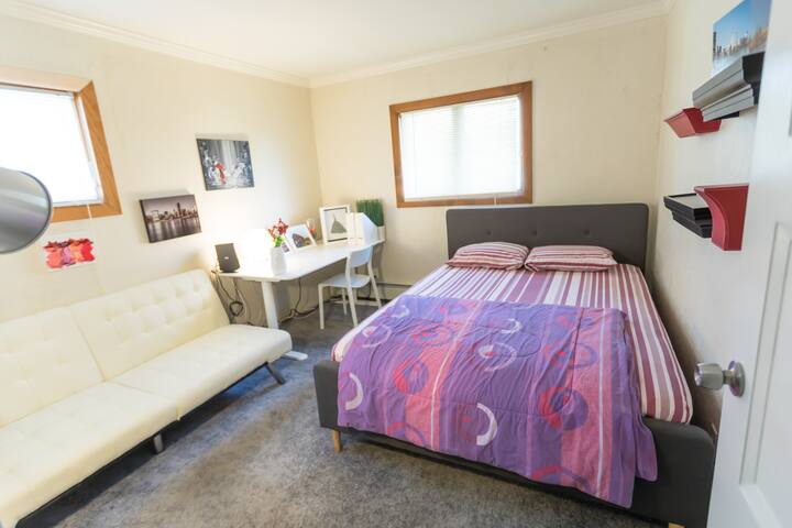 Private Bedroom in Plainview