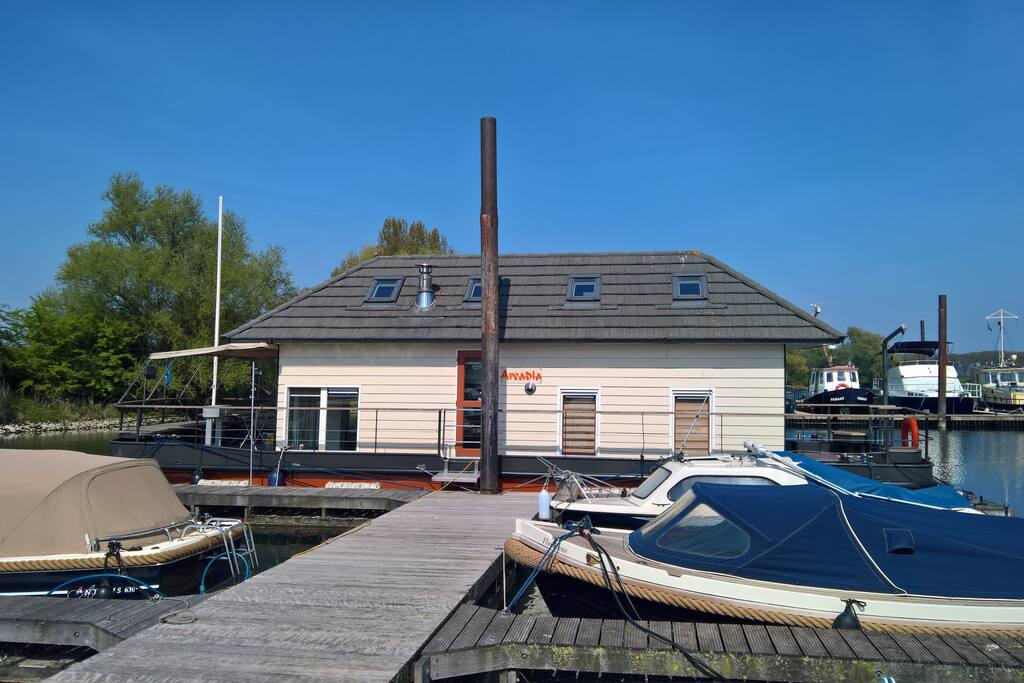 Homeship "Arcadia"