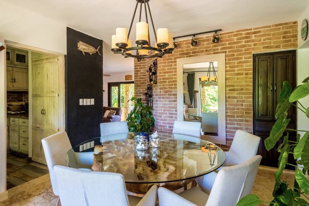 dining area from main entry