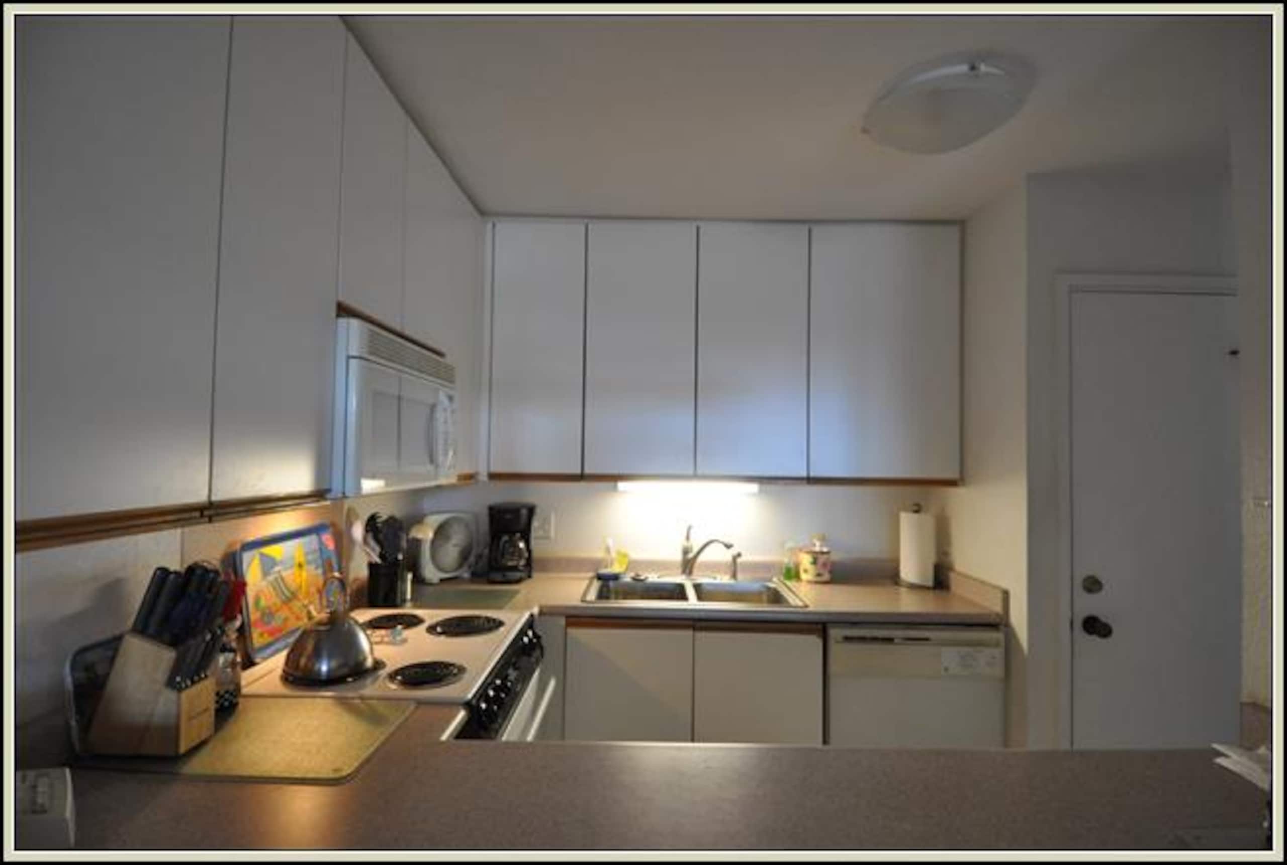 Condo in Kihei · ★4.91 · 2 bedrooms · 4 beds · 2 baths - Image 11