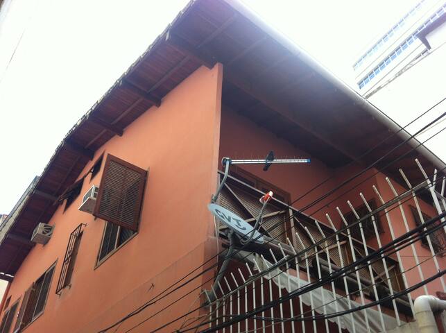 Safe 4 Bedrooms house in Botafogo gallery image 2