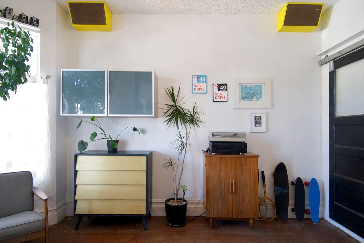 plenty of dresser & cabinet space, lots of vinyl to play