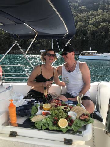 Taylor Made Escapes – Overnight Yacht Stay gallery image 4