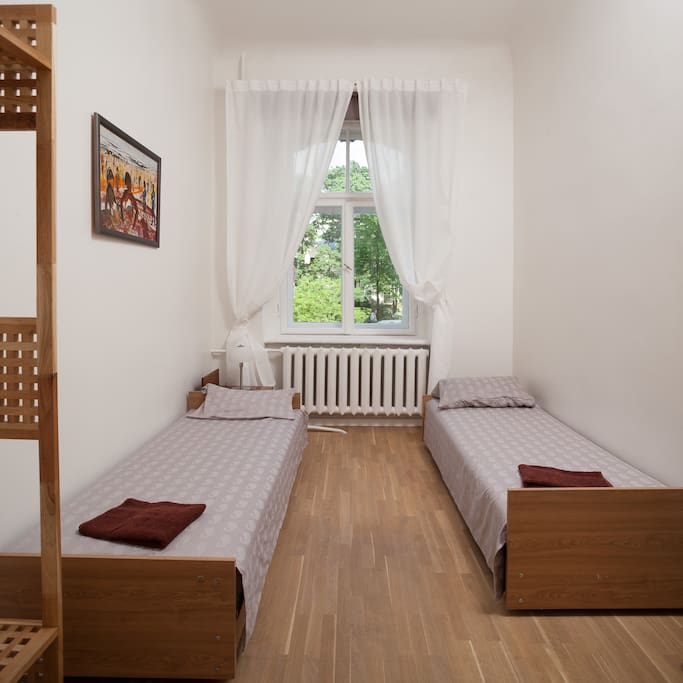 Twin bedroom