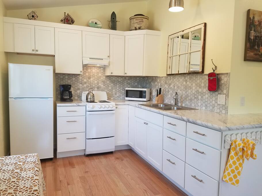 AMPLE LIGHT, UTENSILS, & CHARM