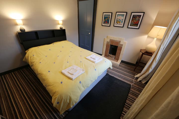 Bedroom No. 2 on the City Walls.


Image courtesy of Lorcan Doherty Photography
www.lorcan.ie