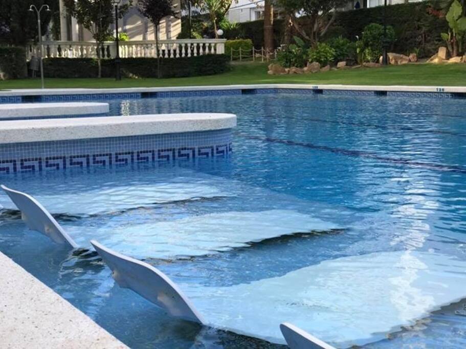 PISCINA