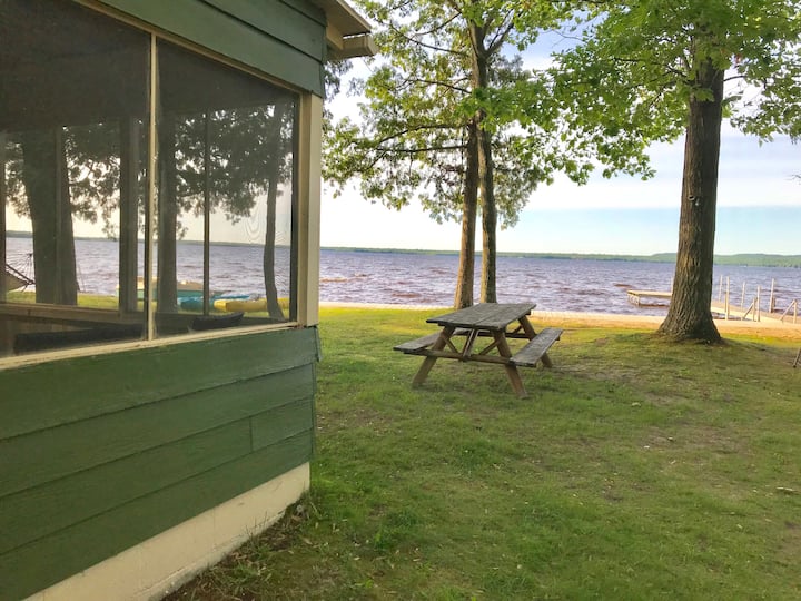 3 Little Cabins on private Lakefront 2023 opened! Cabins for Rent in
