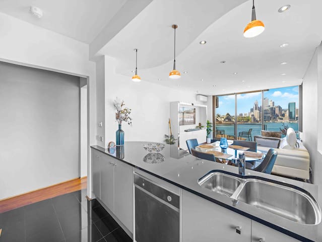 Breathtaking Sydney Harbour View! @StaySydney gallery image 5