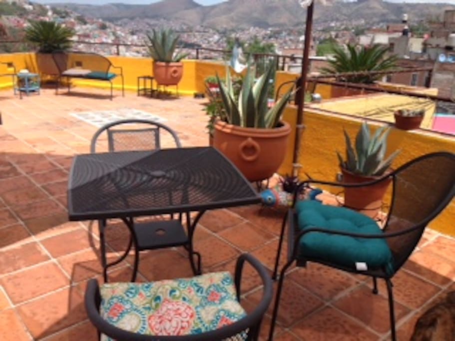 Otra vista de la azotea / Encore une vue de la terrace du toit / Another view of the roof-terrace