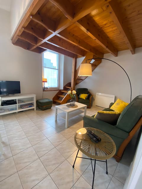 Popular Airbnb listing: WATERFRONT HOUSE "GITE TY AN TRAEZHENN" in Paimpol