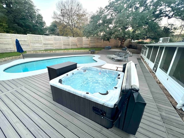 Mid century modern Pool/spa house