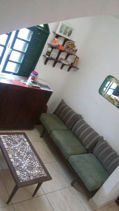 sala com mesinha de mosaico