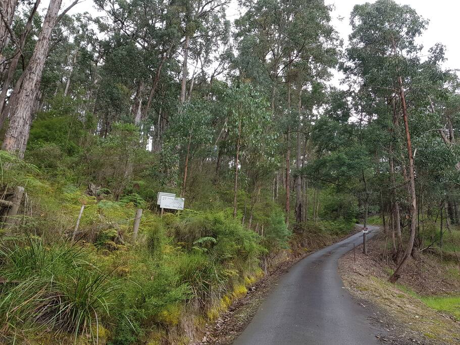 Entrance to Yarra Downs property