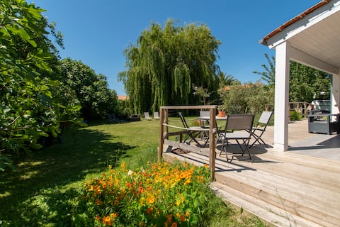 Rated 3*, 900 m from the beach.