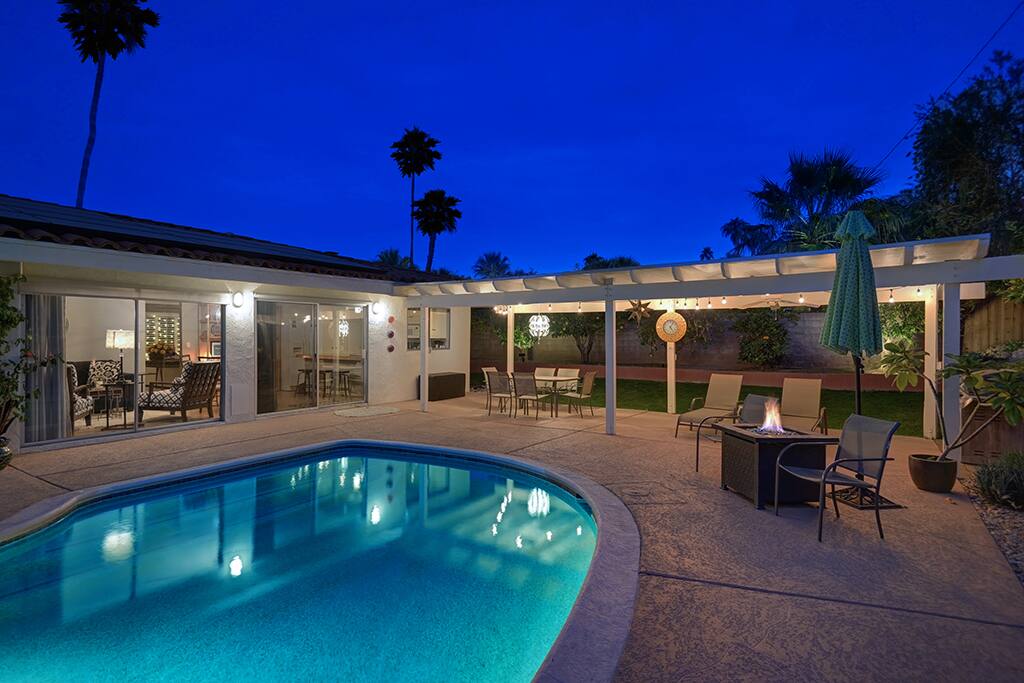 NIGHT FIRE PIT-Oranj Palm Vacation Homes