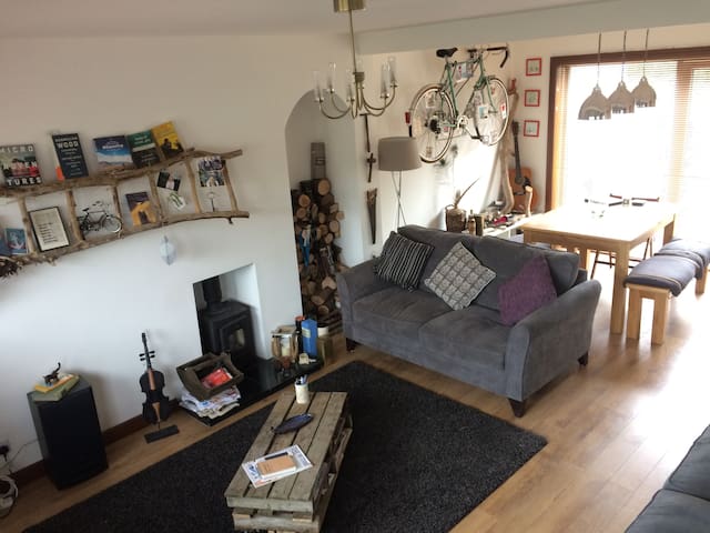 Lovely rustic quirky home near Edinburgh