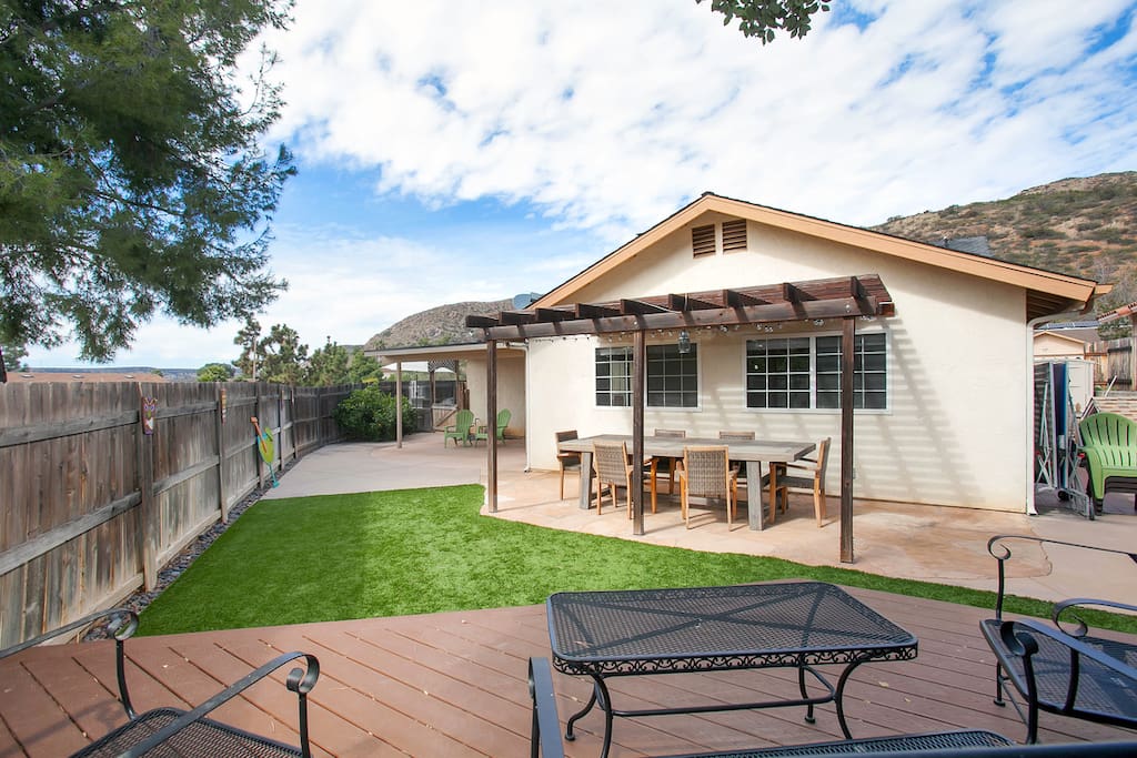 Awesome backyard ready for your vacation!