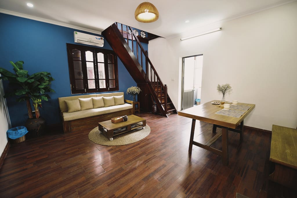 Living room (left side)