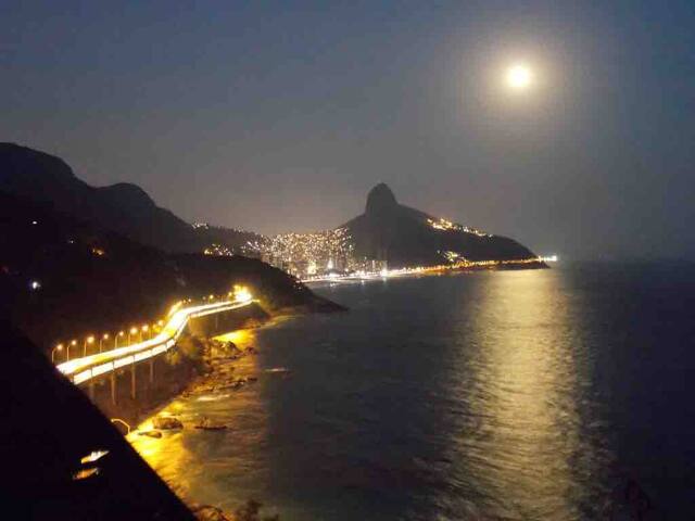 Desfrute o Melhor do RJ em Frente ao Mar com 6 St! gallery image 3