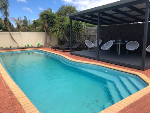 Ocean Grove Beach Oasis -Sleeps 16- inground pool
