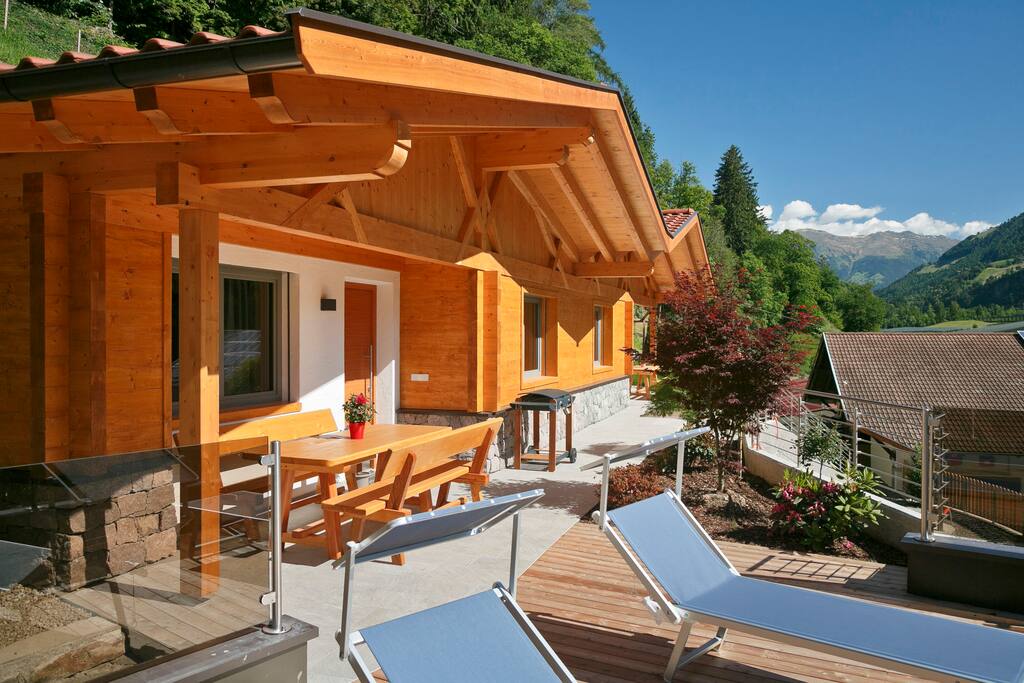 Chalet Rose