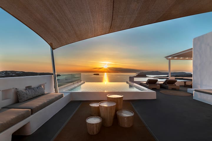 Sunset Pool Villa