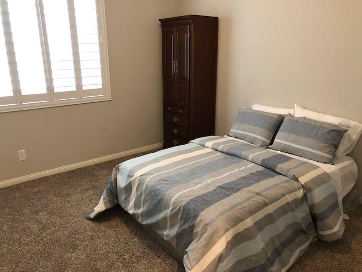 ห้องนอนชั้นล่าง 5