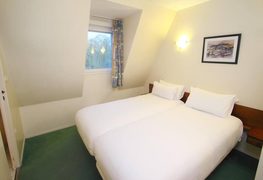 Le Manoir des Deux Amants Second Bedroom