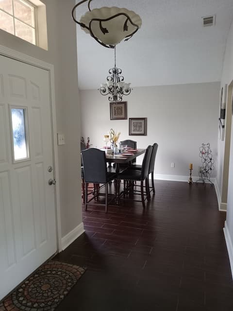 Beautiful Cozy 3 bedroom home.