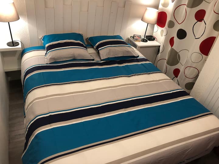 主卧配有标准双人床160/200