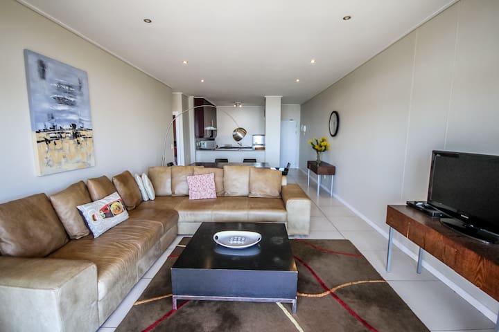 Oceans Reflection gallery image 2