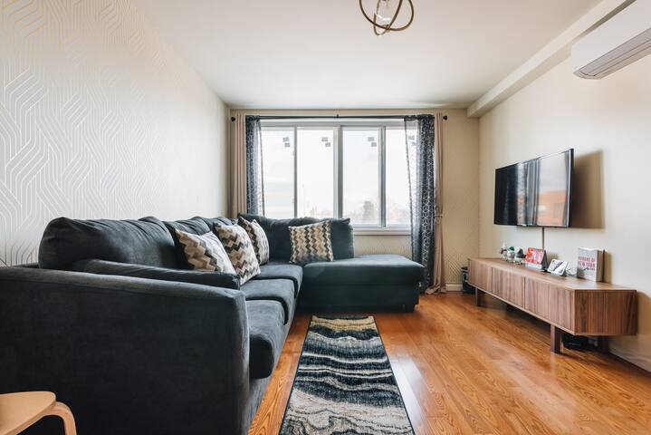 NYC║2 Bedroom 2 BA║ FREE Garage Parking gallery image 3