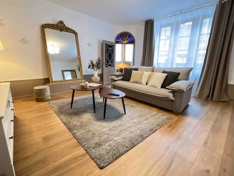 Popular Airbnb listing: L'Oriel des Arcades, Apartment in Historic Center in Colmar