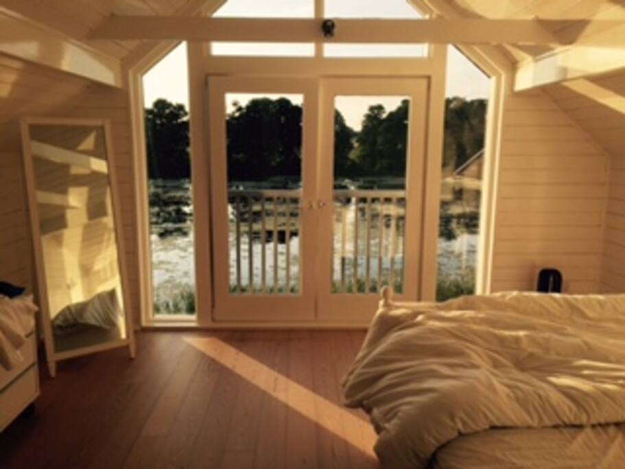 Main Lakeview bedroom