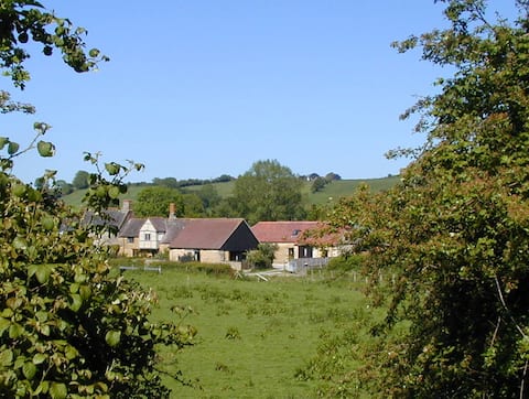 The Old Stables - lovely rural home