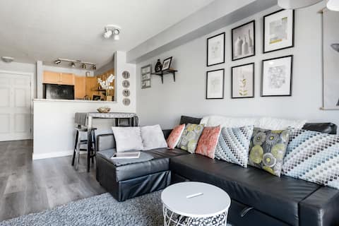 Successful Airbnb property: Sink into the Sleek Leather Sectional at an Open-Concept Pad in Downtown East Village