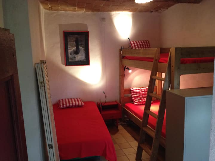 Chambre 2, 3 lits simples