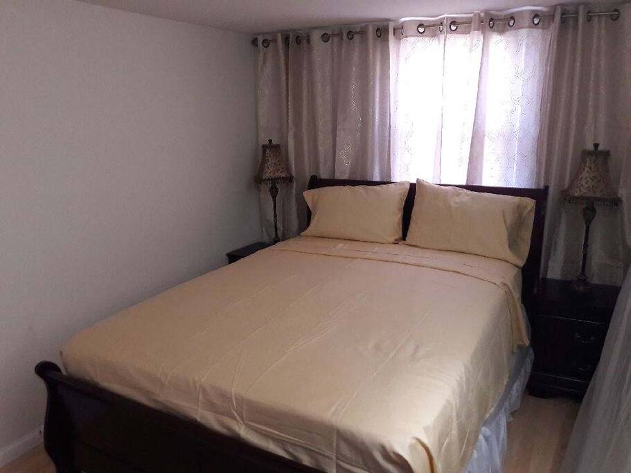 Queen Bed